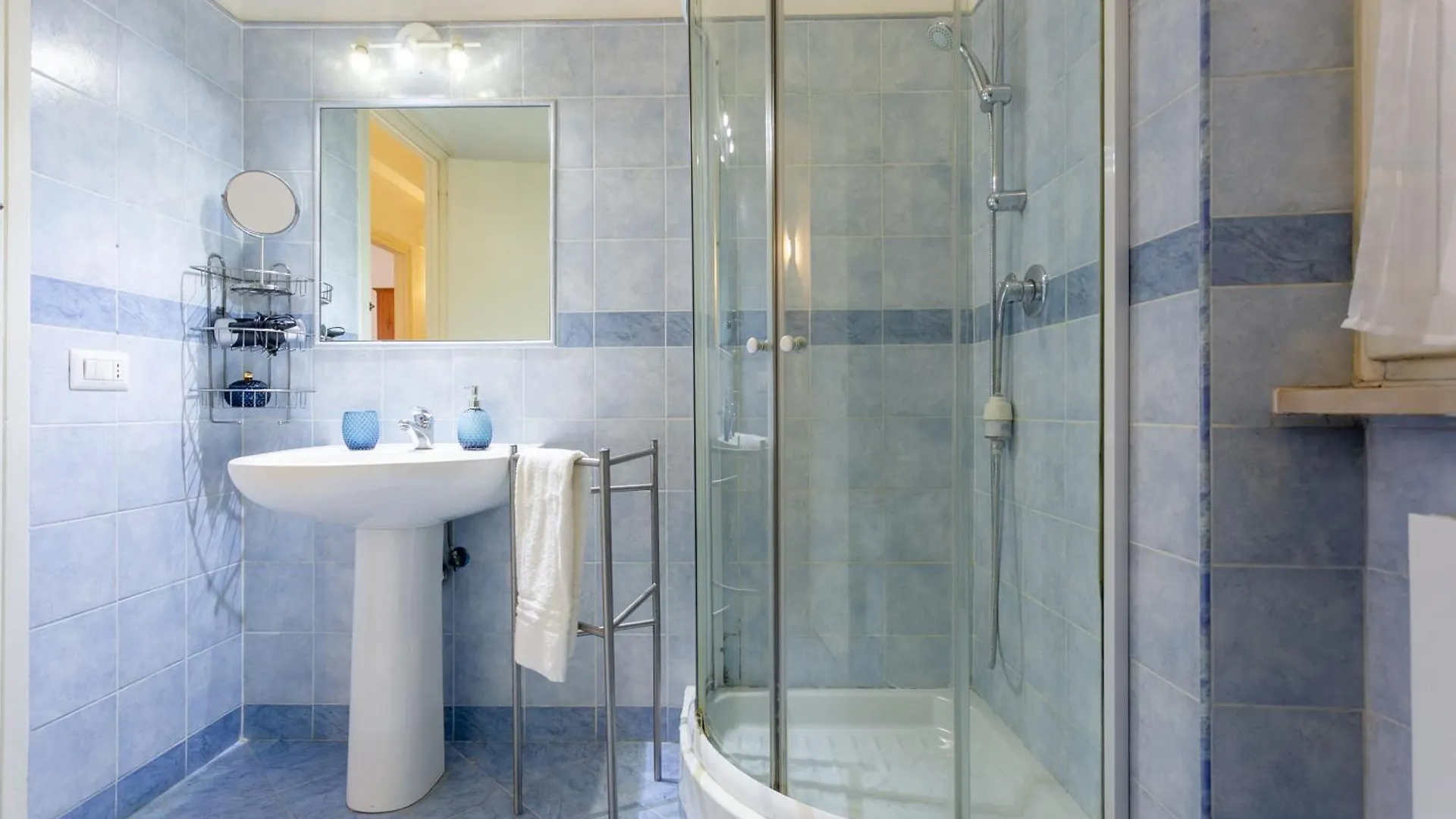 Perfetto Per Famiglie Appartamento Accogliente E Spazioso A 15 Min Dalla Metro Rome Apartment